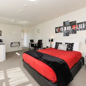 Queen Studio 